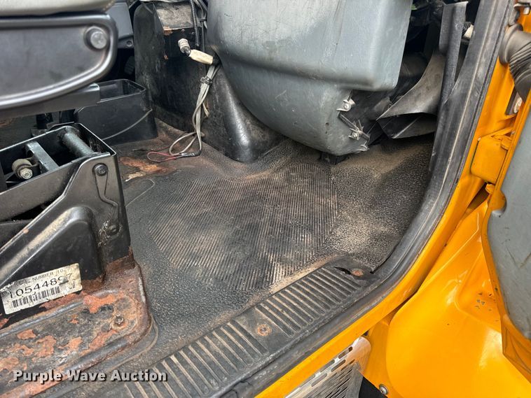 image for item EH6729 2004 International 7400 dump truck