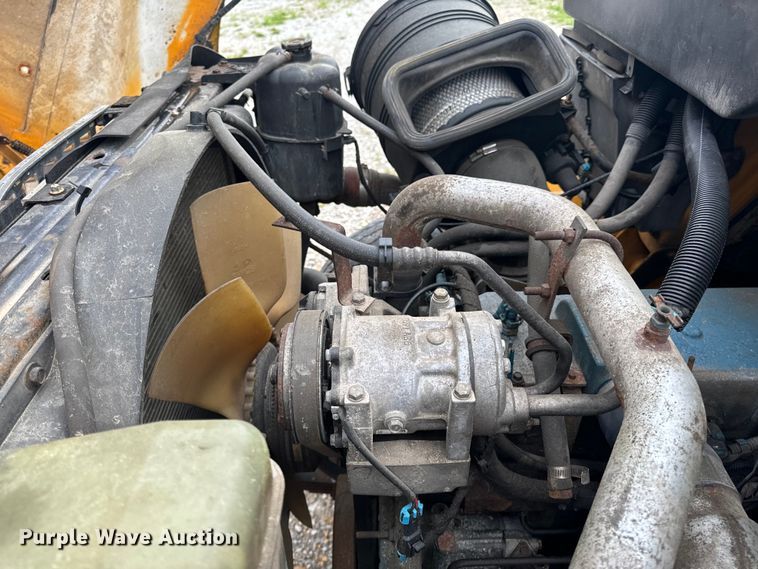 image for item EH6729 2004 International 7400 dump truck