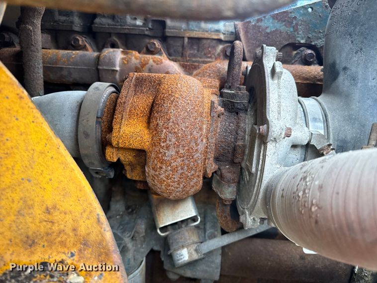 image for item EH6729 2004 International 7400 dump truck