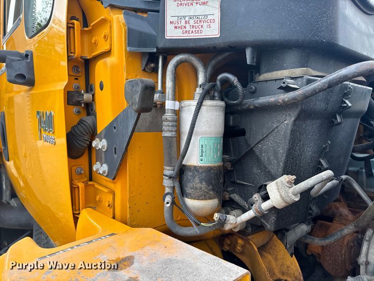 image for item EH6729 2004 International 7400 dump truck