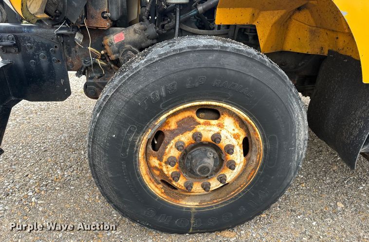 image for item EH6729 2004 International 7400 dump truck