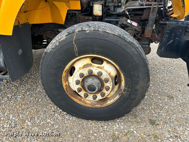 image for item EH6729 2004 International 7400 dump truck