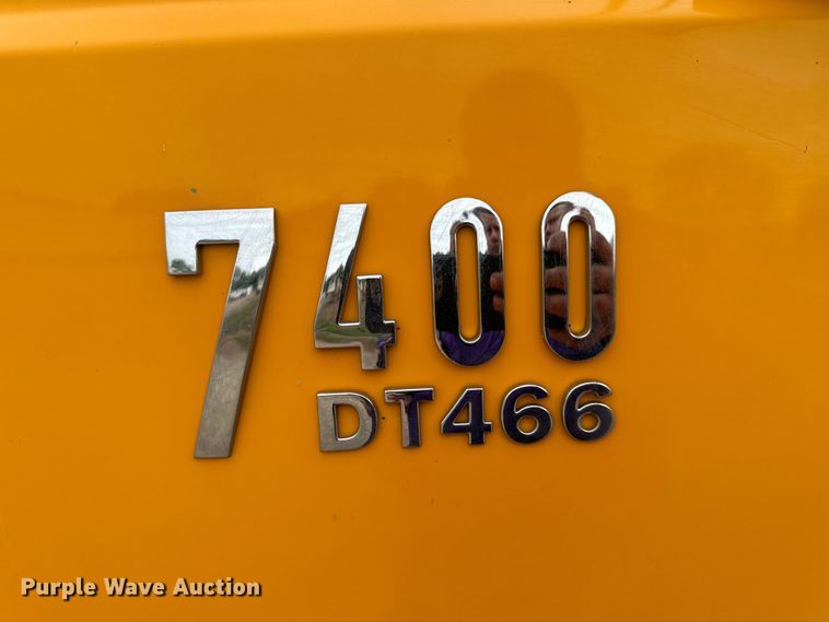 image for item EH6729 2004 International 7400 dump truck