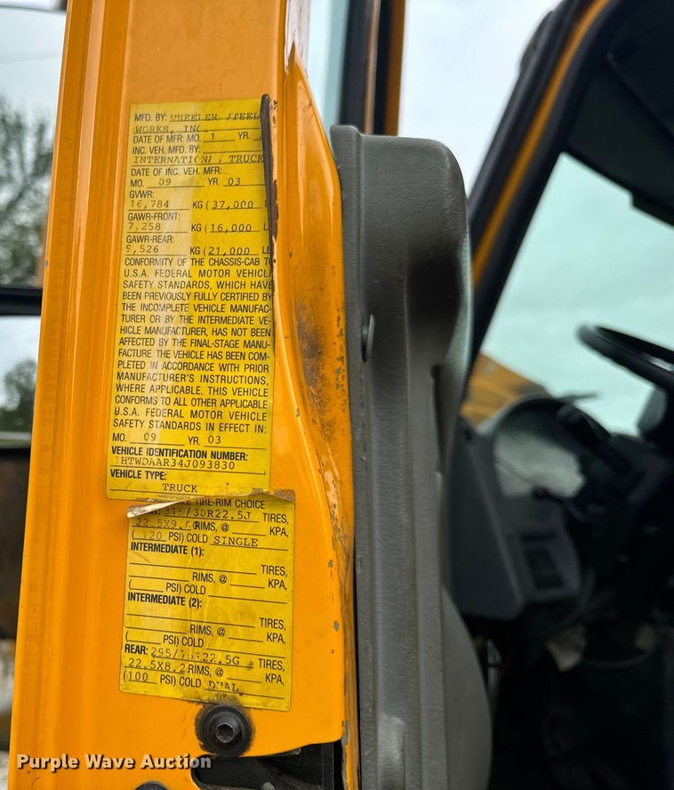 image for item EH6729 2004 International 7400 dump truck