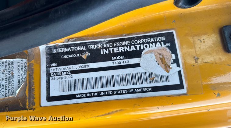 image for item EH6729 2004 International 7400 dump truck