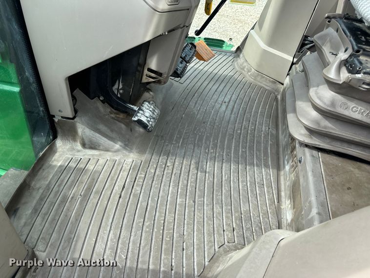 image for item EH6732 2012 John Deere 6125M MFWD tractor