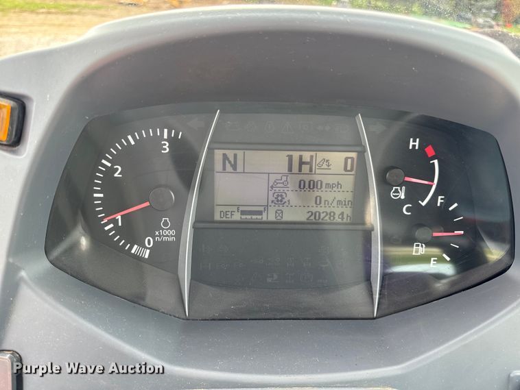 image for item EH6733 2016 Kubota M6-131 MFWD tractor