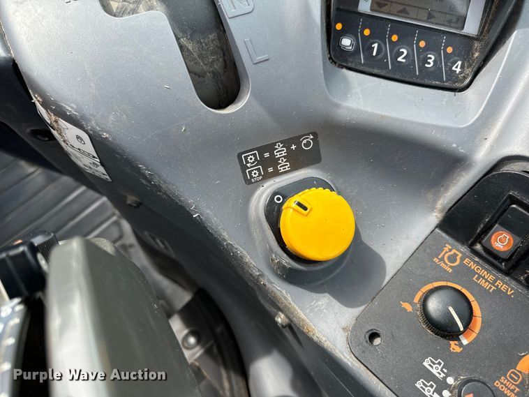 image for item EH6733 2016 Kubota M6-131 MFWD tractor