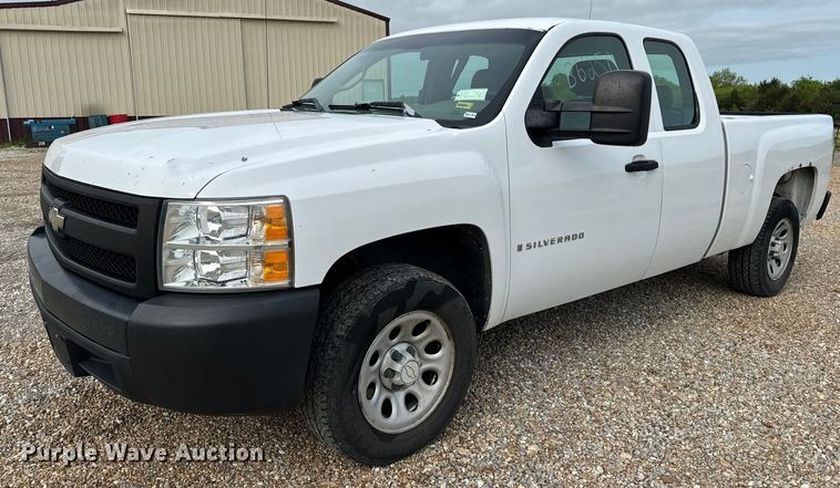 image for item EH6735 2007 Chevrolet Silverado 1500 Ext. Cab pickup truck