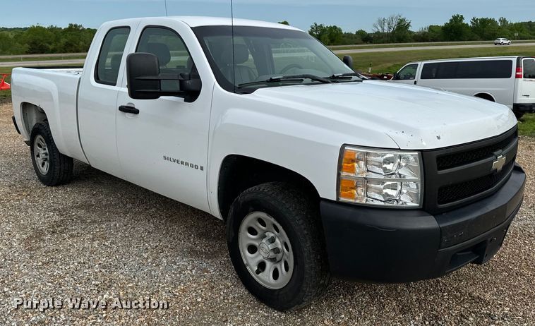 image for item EH6735 2007 Chevrolet Silverado 1500 Ext. Cab pickup truck