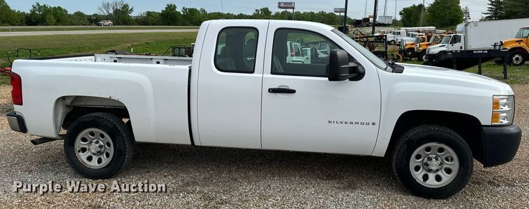 image for item EH6735 2007 Chevrolet Silverado 1500 Ext. Cab pickup truck