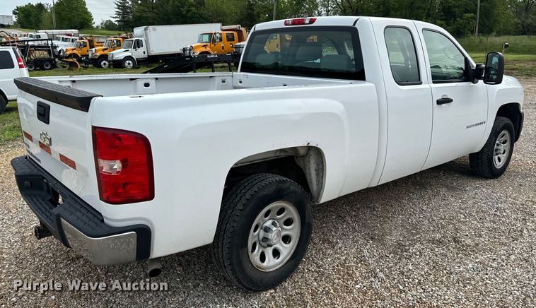 image for item EH6735 2007 Chevrolet Silverado 1500 Ext. Cab pickup truck