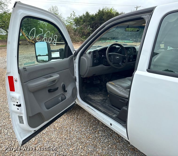 image for item EH6735 2007 Chevrolet Silverado 1500 Ext. Cab pickup truck