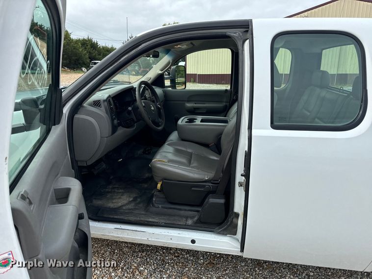 image for item EH6735 2007 Chevrolet Silverado 1500 Ext. Cab pickup truck