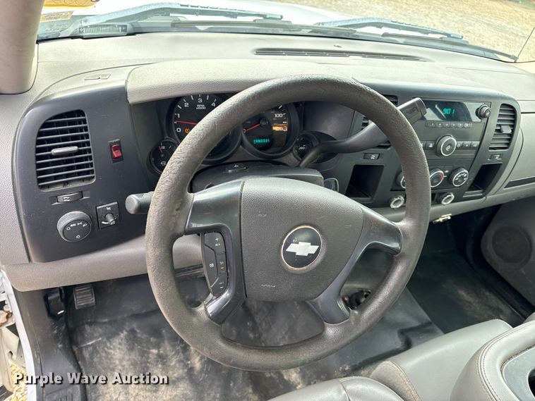 image for item EH6735 2007 Chevrolet Silverado 1500 Ext. Cab pickup truck