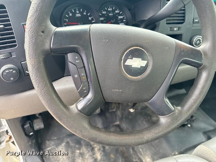 image for item EH6735 2007 Chevrolet Silverado 1500 Ext. Cab pickup truck