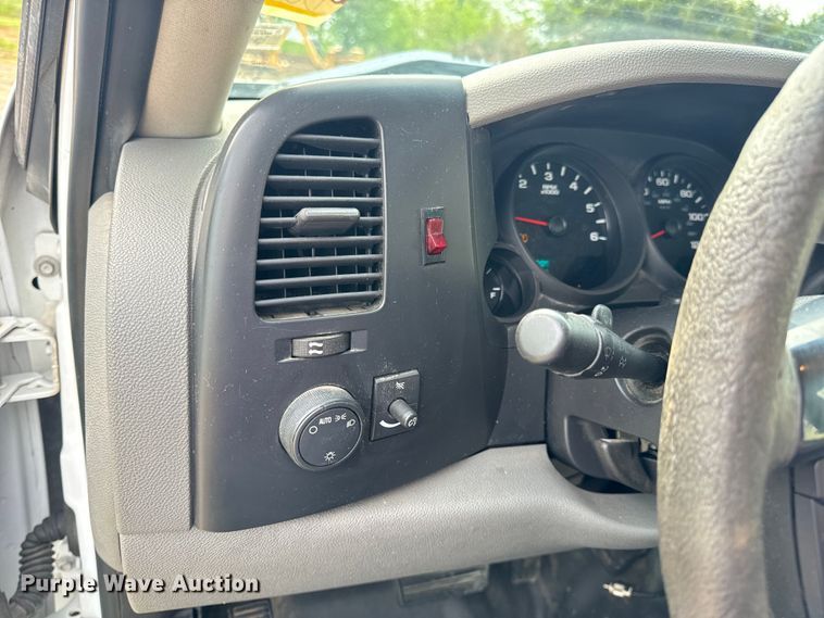 image for item EH6735 2007 Chevrolet Silverado 1500 Ext. Cab pickup truck