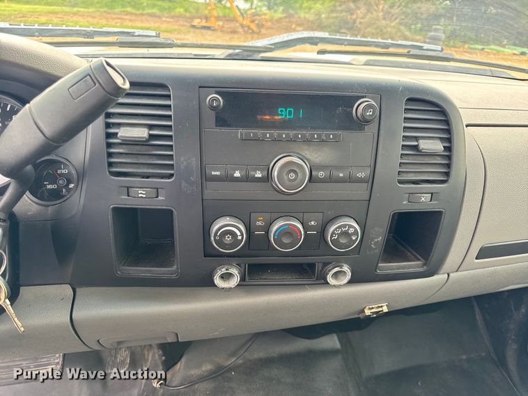 image for item EH6735 2007 Chevrolet Silverado 1500 Ext. Cab pickup truck