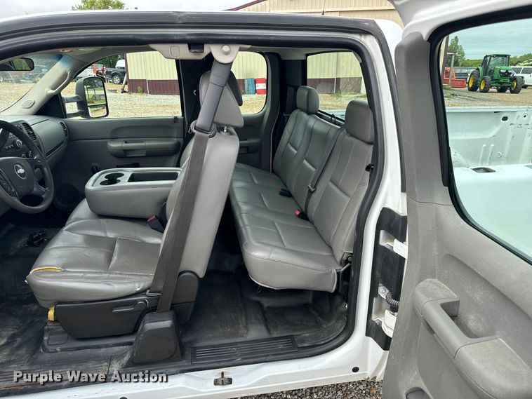 image for item EH6735 2007 Chevrolet Silverado 1500 Ext. Cab pickup truck