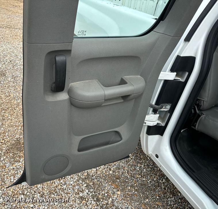 image for item EH6735 2007 Chevrolet Silverado 1500 Ext. Cab pickup truck