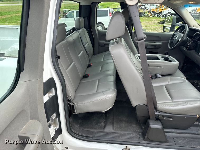 image for item EH6735 2007 Chevrolet Silverado 1500 Ext. Cab pickup truck