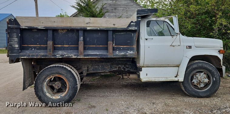 image for item EI3753 1980 GMC 7000 dump truck