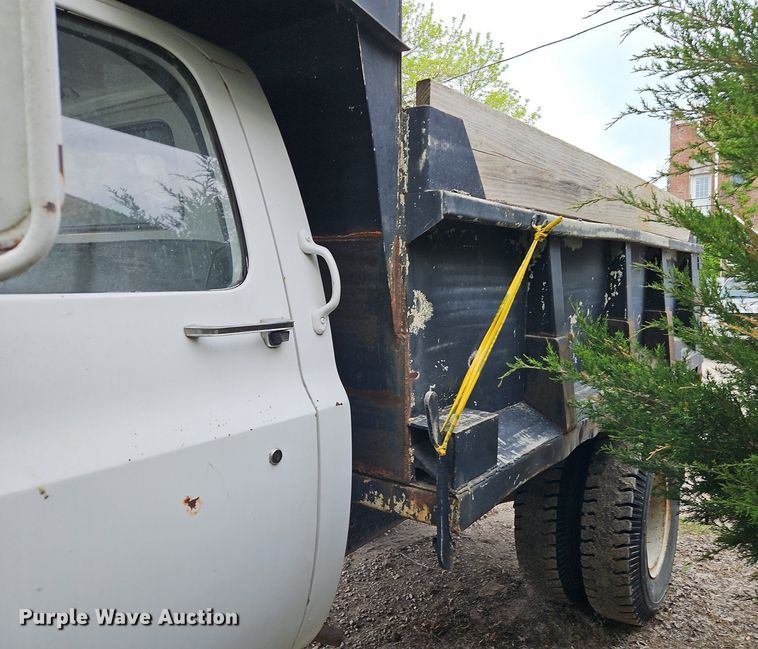 image for item EI3753 1980 GMC 7000 dump truck