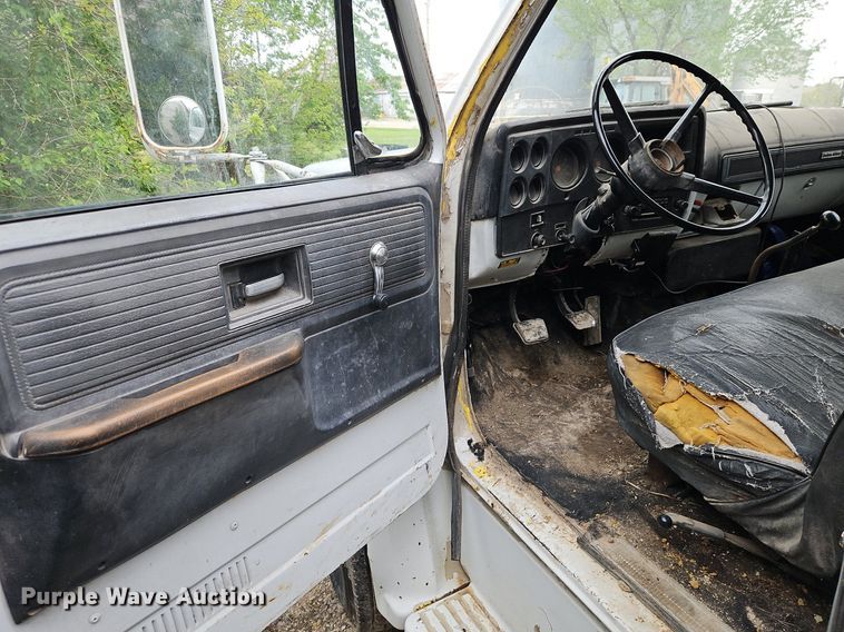 image for item EI3753 1980 GMC 7000 dump truck