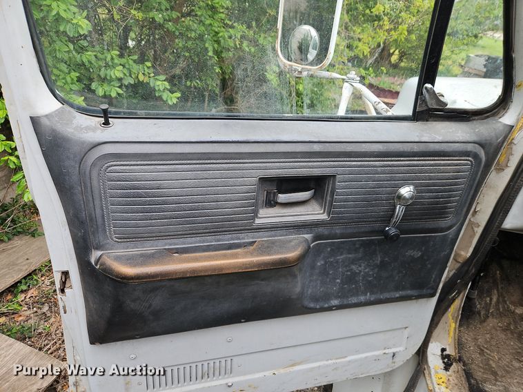 image for item EI3753 1980 GMC 7000 dump truck