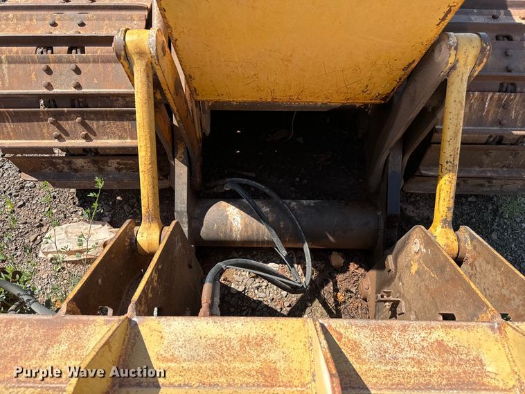 image for item EJ0599 1998 John Deere 555G loader