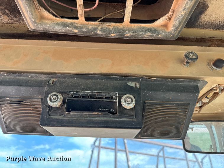 image for item EJ0599 1998 John Deere 555G loader