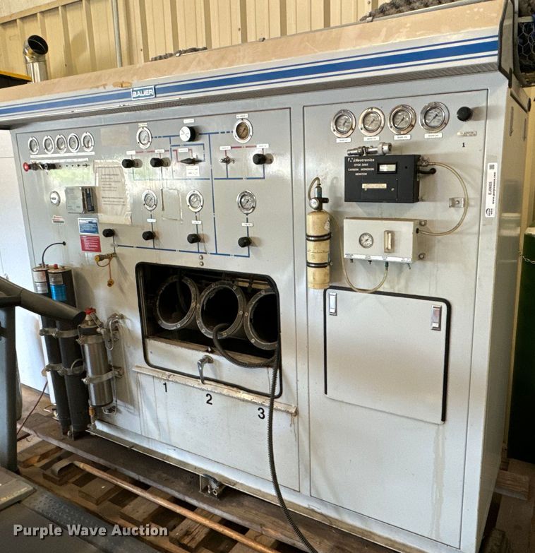 image for item EJ0605 Bauer UN12E3 SCBA air compressor