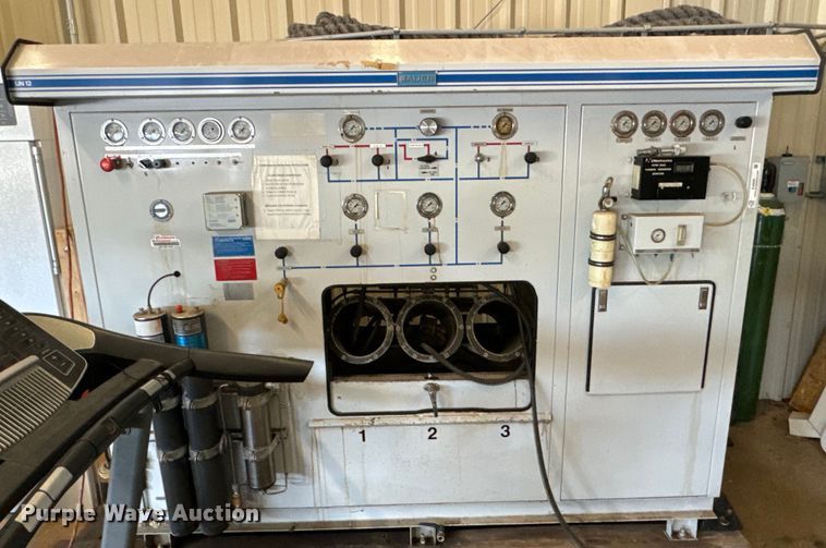 image for item EJ0605 Bauer UN12E3 SCBA air compressor