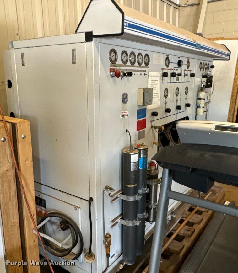 image for item EJ0605 Bauer UN12E3 SCBA air compressor