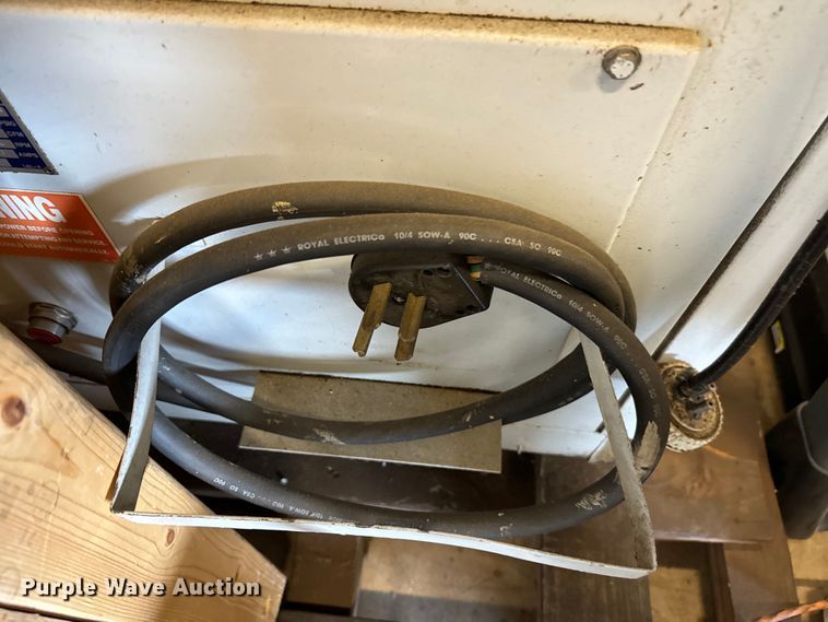 image for item EJ0605 Bauer UN12E3 SCBA air compressor