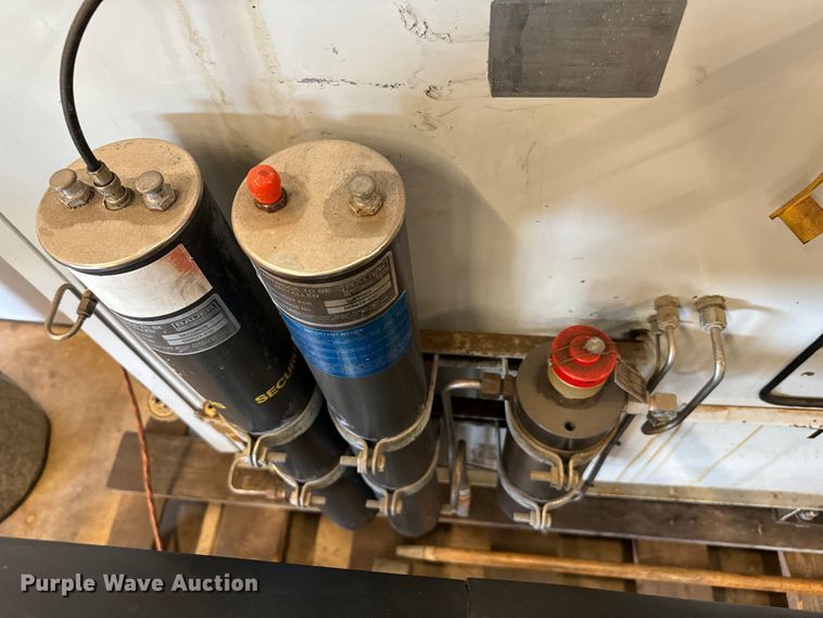 image for item EJ0605 Bauer UN12E3 SCBA air compressor