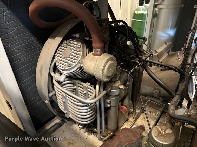 image for item EJ0605 Bauer UN12E3 SCBA air compressor