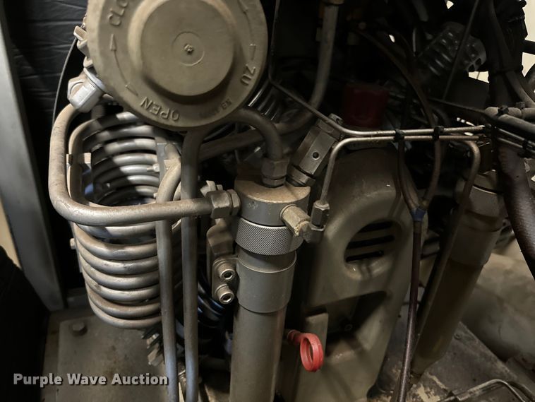 image for item EJ0605 Bauer UN12E3 SCBA air compressor