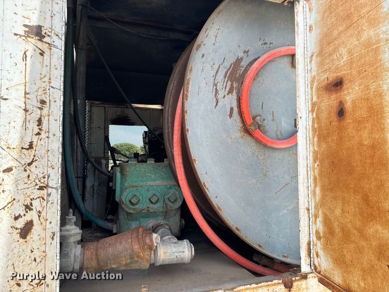 image for item EJ0606 2002 International  4700 sewer jetter truck