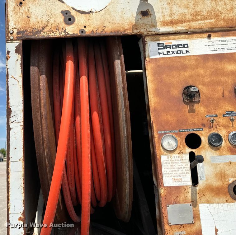 image for item EJ0606 2002 International  4700 sewer jetter truck