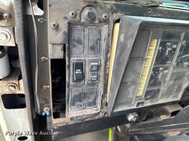 image for item EJ0606 2002 International  4700 sewer jetter truck