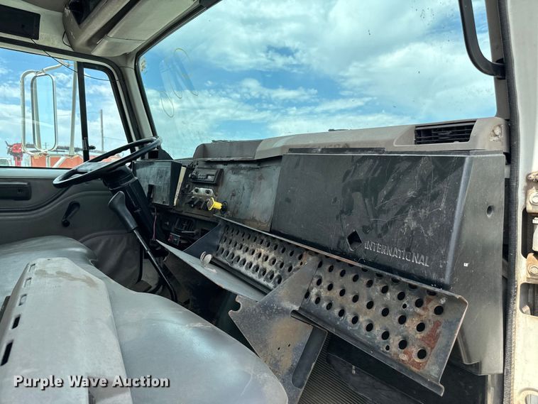 image for item EJ0606 2002 International  4700 sewer jetter truck