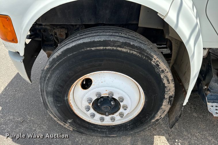 image for item EJ0606 2002 International  4700 sewer jetter truck