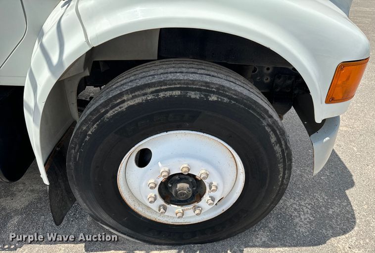 image for item EJ0606 2002 International  4700 sewer jetter truck