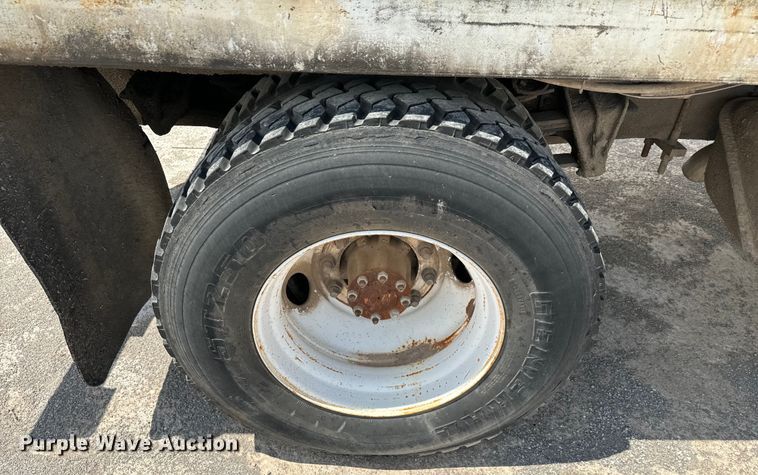 image for item EJ0606 2002 International  4700 sewer jetter truck