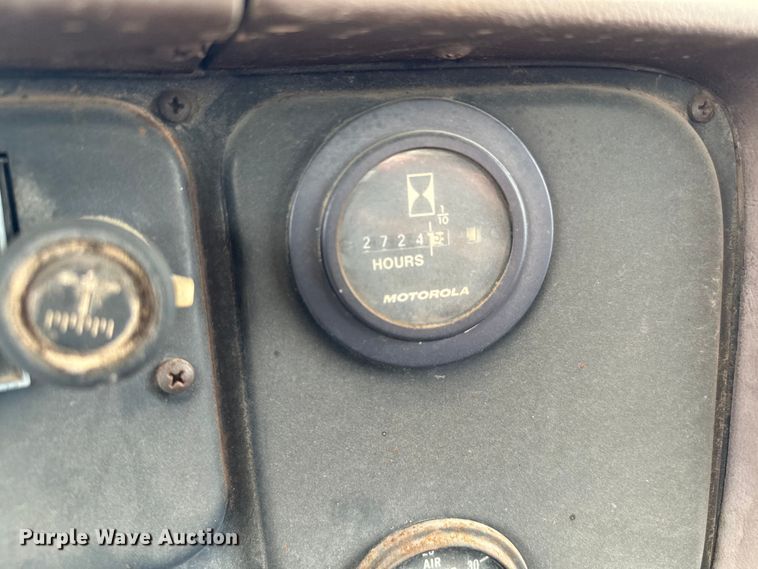 image for item EJ0607 1979 International  F-2654 tank truck