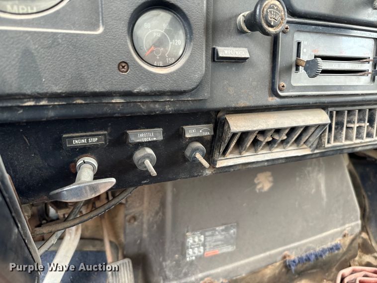 image for item EJ0607 1979 International  F-2654 tank truck