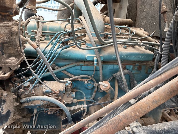 image for item EJ0607 1979 International  F-2654 tank truck