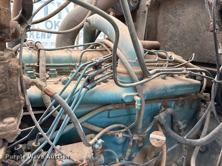 image for item EJ0607 1979 International  F-2654 tank truck