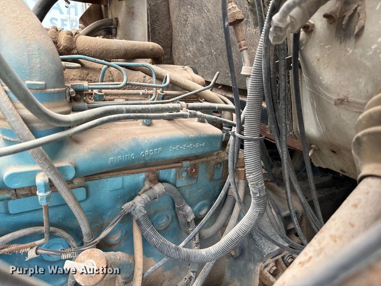 image for item EJ0607 1979 International  F-2654 tank truck